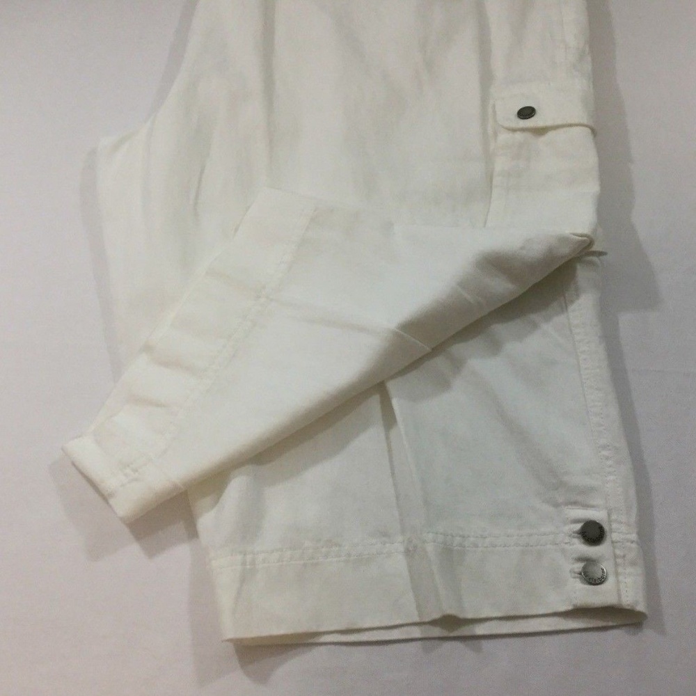 Liz Claiborne 24W white ladies capris Cargo Style